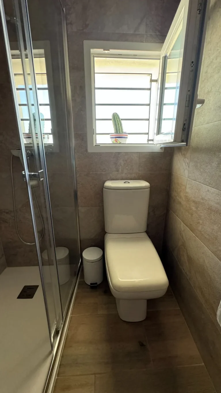 8f4d1f_6e3195cb863f49c5946512aff5d4fb3a~mv2