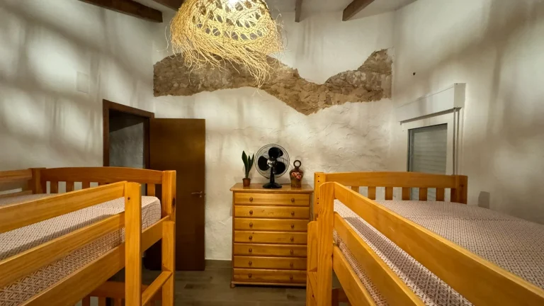 8f4d1f_8d84ce835a154de4b3cf4162832be248~mv2