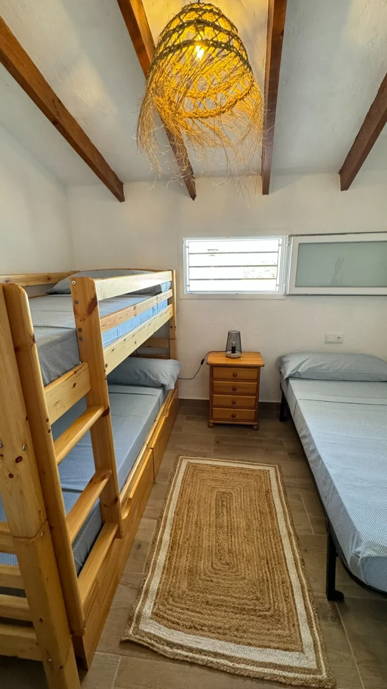 8f4d1f_9862839ffbc64d80adb43ff6b4da1011~mv2